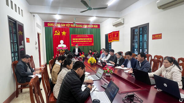 Chi bộ các cơ quan Đảng xã Hữu Liên tổ chức sinh hoạt chuyên đề quý IV năm 2025 với chủ đề "Đảng viên tiên phong học tập kĩ năng số"