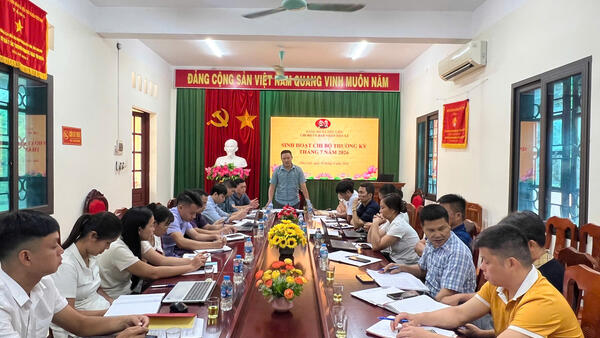 CHI BỘ UBND XÃ HỮU LIÊN TỔ CHỨC SINH HOẠT THƯỜNG KỲ THÁNG 7/2026