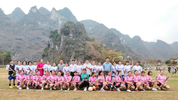 Giao hữu bóng đá nữ chào mừng ngày Quốc tế Phụ nữ 8/3